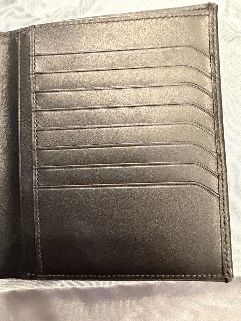 Tumi Delta Global Center Flip Leather Billfold Wallet - Black 712003